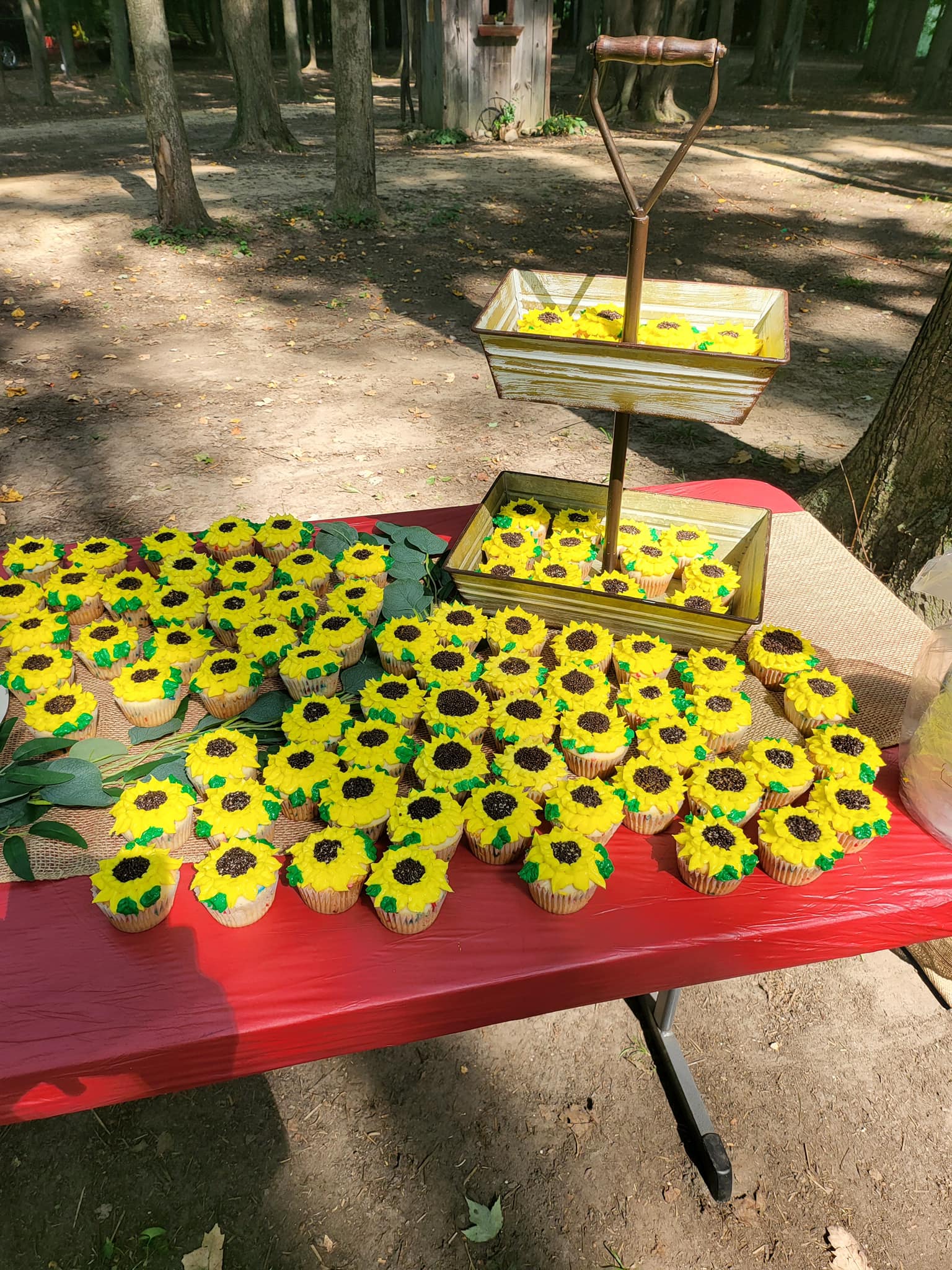 Sunflower cupcake